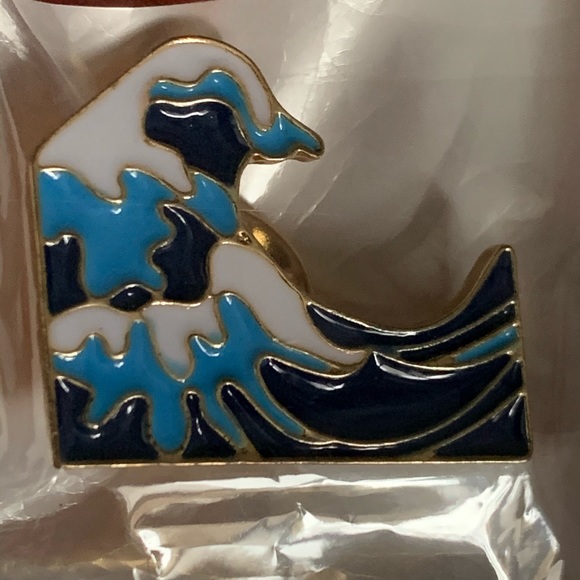 🌊 Ocean Wave Enamel Pin ❤️ NEW ❤️ Show Ocean Love - Picture 3 of 16